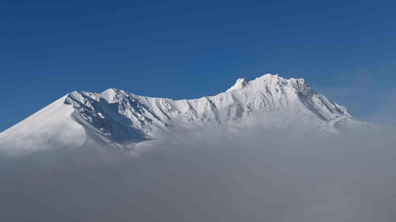 Erciyes’e kar yağdı, güzel görüntüler ortaya çıktı