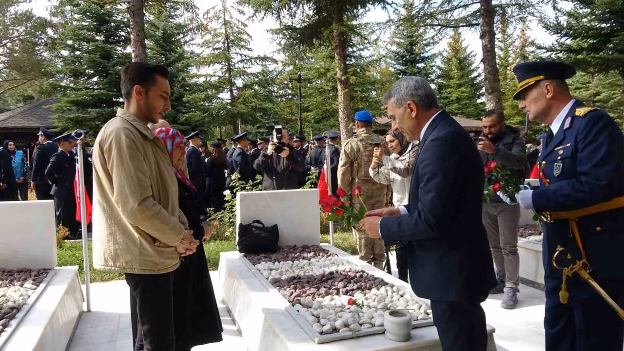 Cumhuriyet Bayramı’nda şehitler unutulmadı