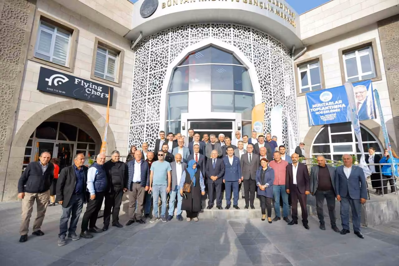 Başkan Büyükkılıç, Bünyan’da muhtarlarla istişare toplantısı yaptı