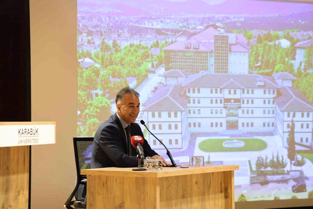 Vali Çağatay, genç iletişimcilerle bir araya geldi