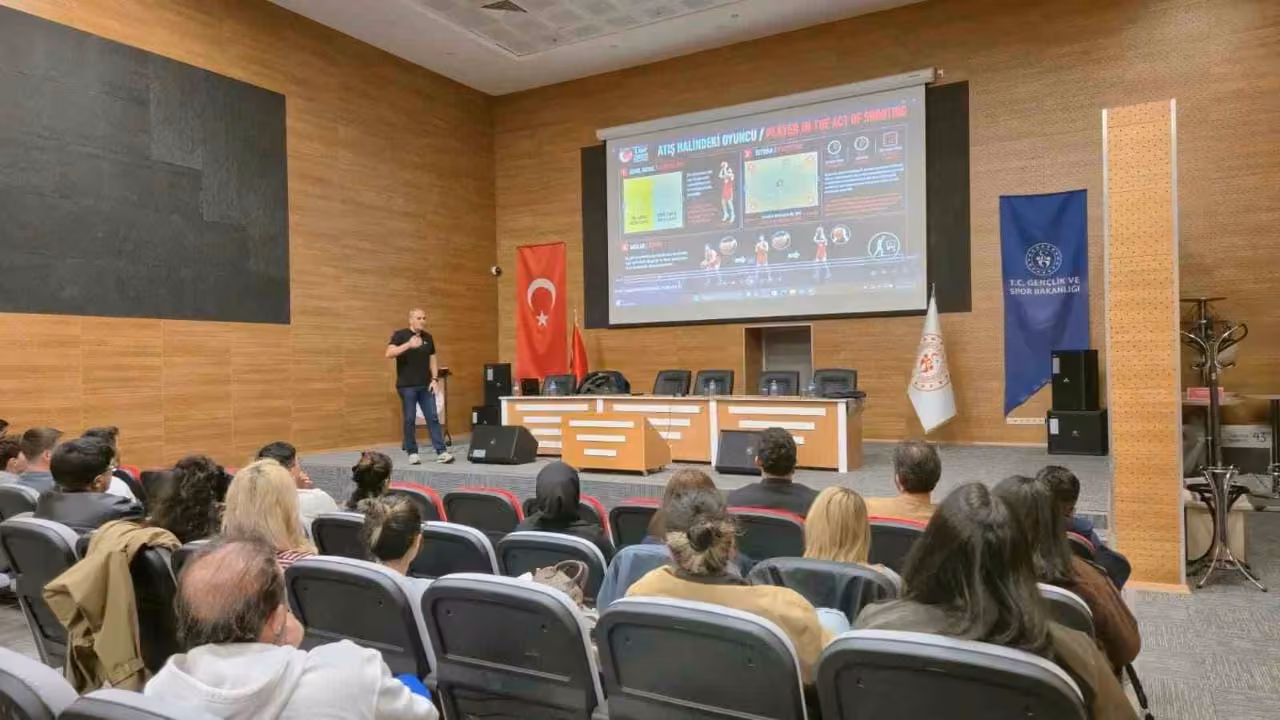 Erzurum’da yeni basketbol kuralları anlatıldı