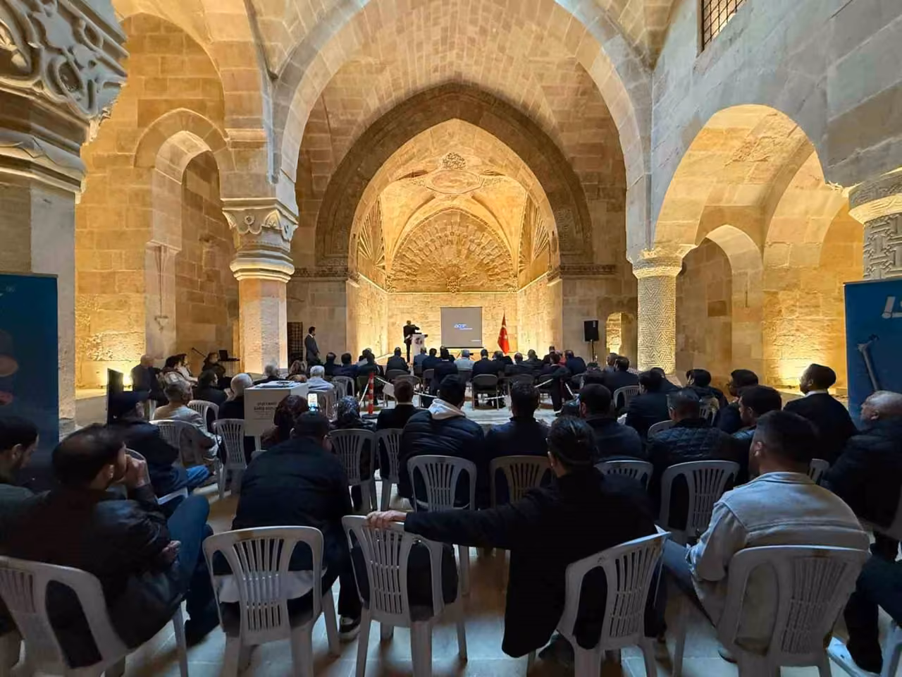 Sekiz asırlık şifahanede bilimsel sağlık toplantısı gerçekleştirildi