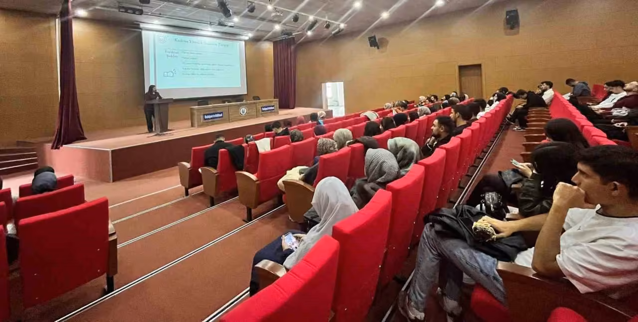 Bayburt’ta üniversite öğrencilerine şiddetin işaretleri anlatıldı