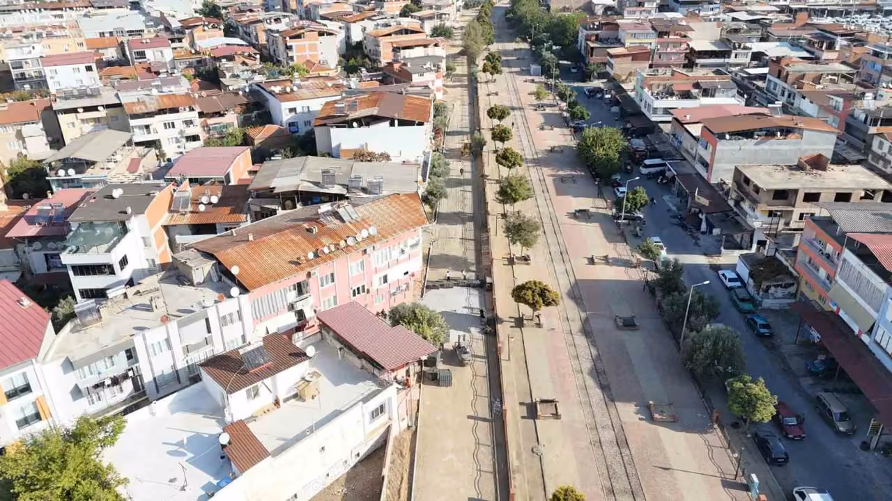 Nazilli Belediyesi’nden Yeni Mahalle’de yol yenileme çalışması