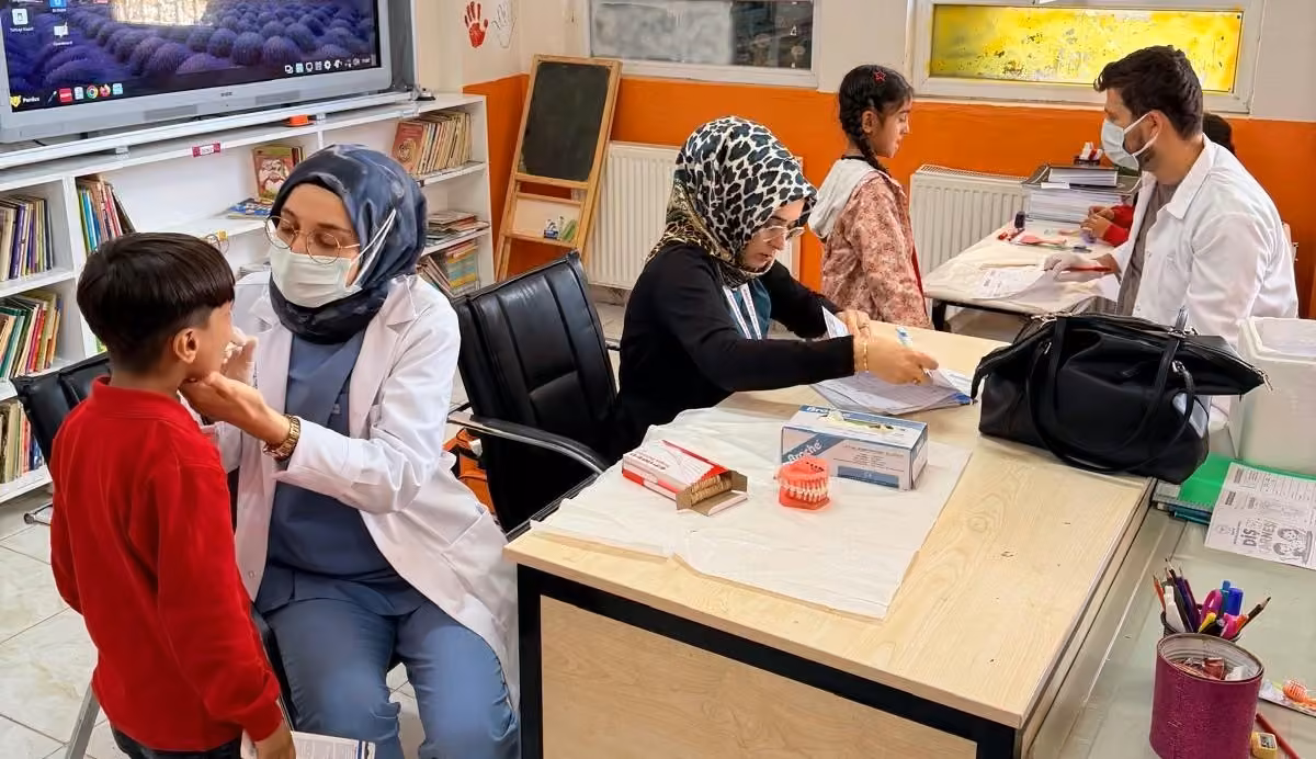 Kâhta’da köy okullarındaki öğrencilere ağız ve diş sağlığı eğitimi