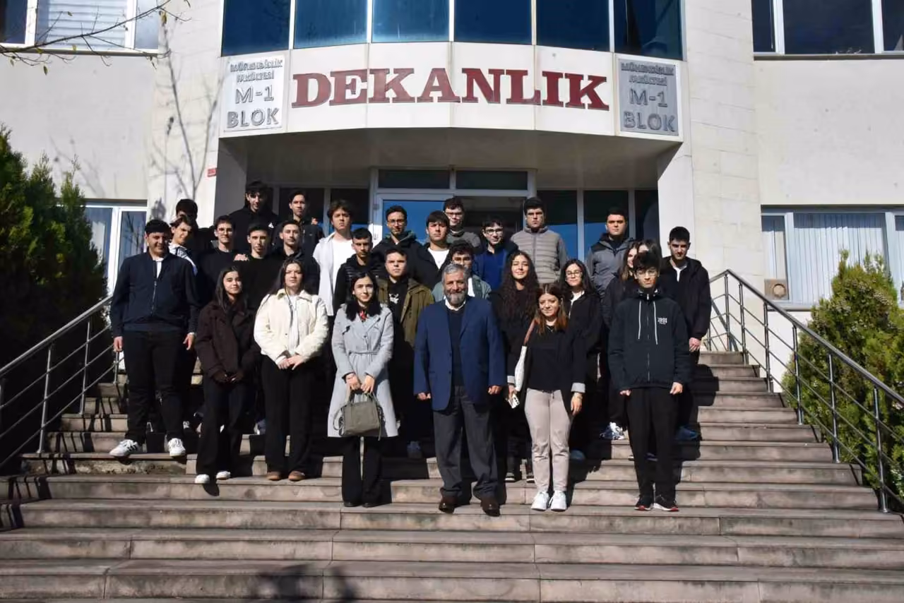 Üniversite eğitimini yerinde gördüler