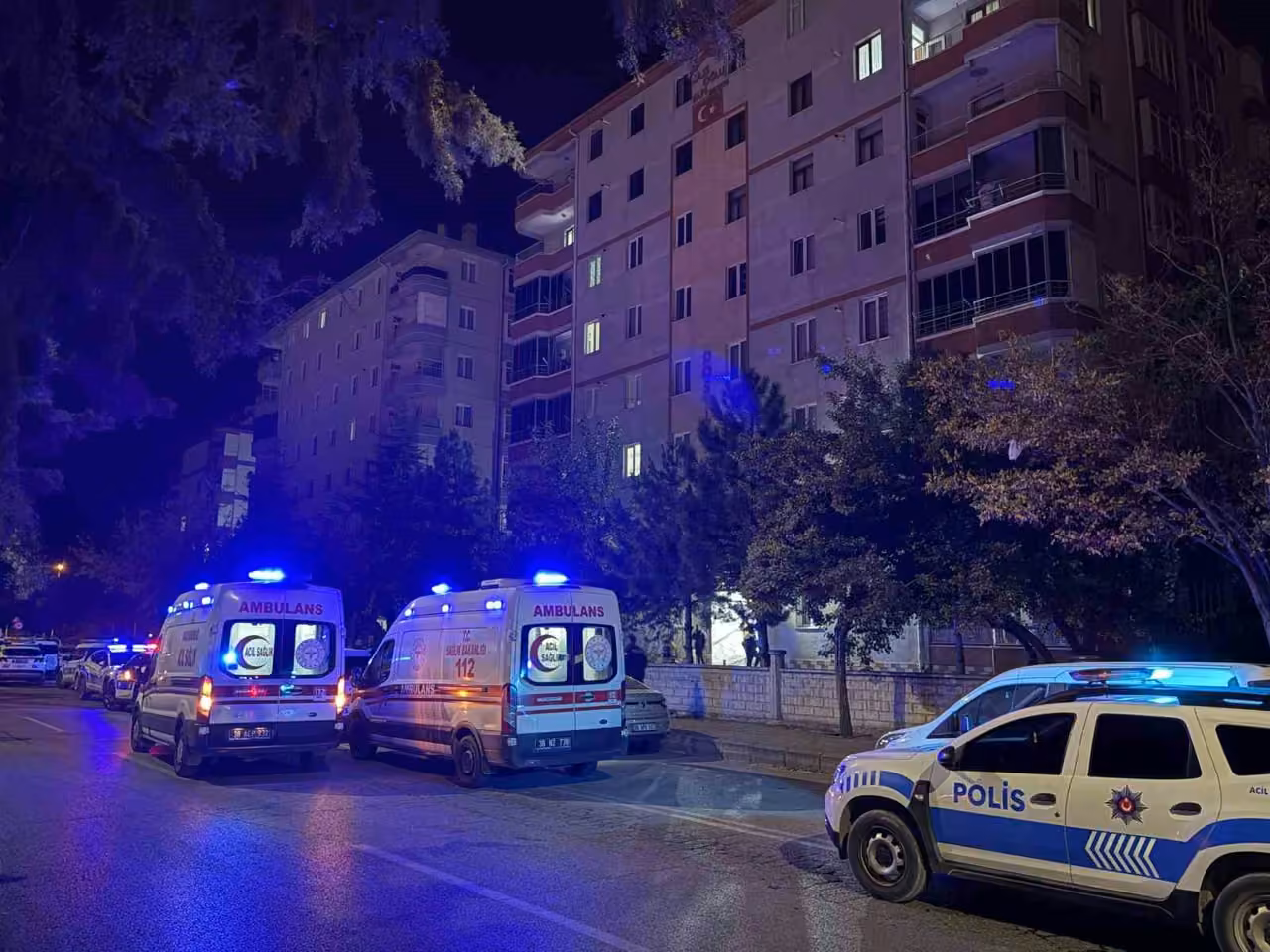 Önce babasını öldürdü, ardından intihar girişiminde bulundu