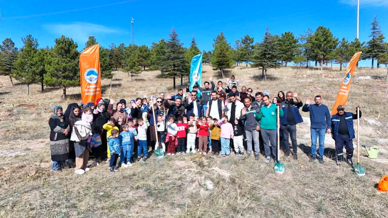 Kayseri Büyükşehir’den yeşil seferberlik: Bin 150 fidan toprakla buluştu