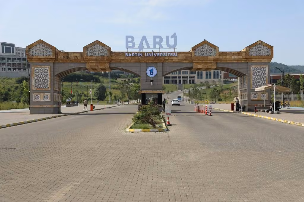 BARÜ’de Çevre Mühendisliği yüksek lisans programı açıldı