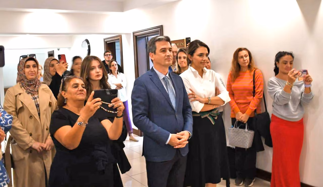 Çeşme’de "Koridorda Müzik" projesi 5. yılına kaymakamlık konseriyle başladı