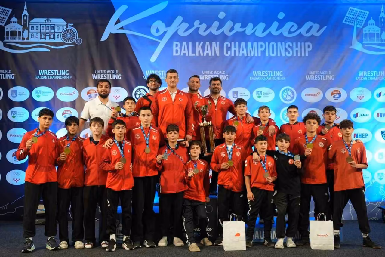 Denizlili güreşçiler Balkanları fethetti