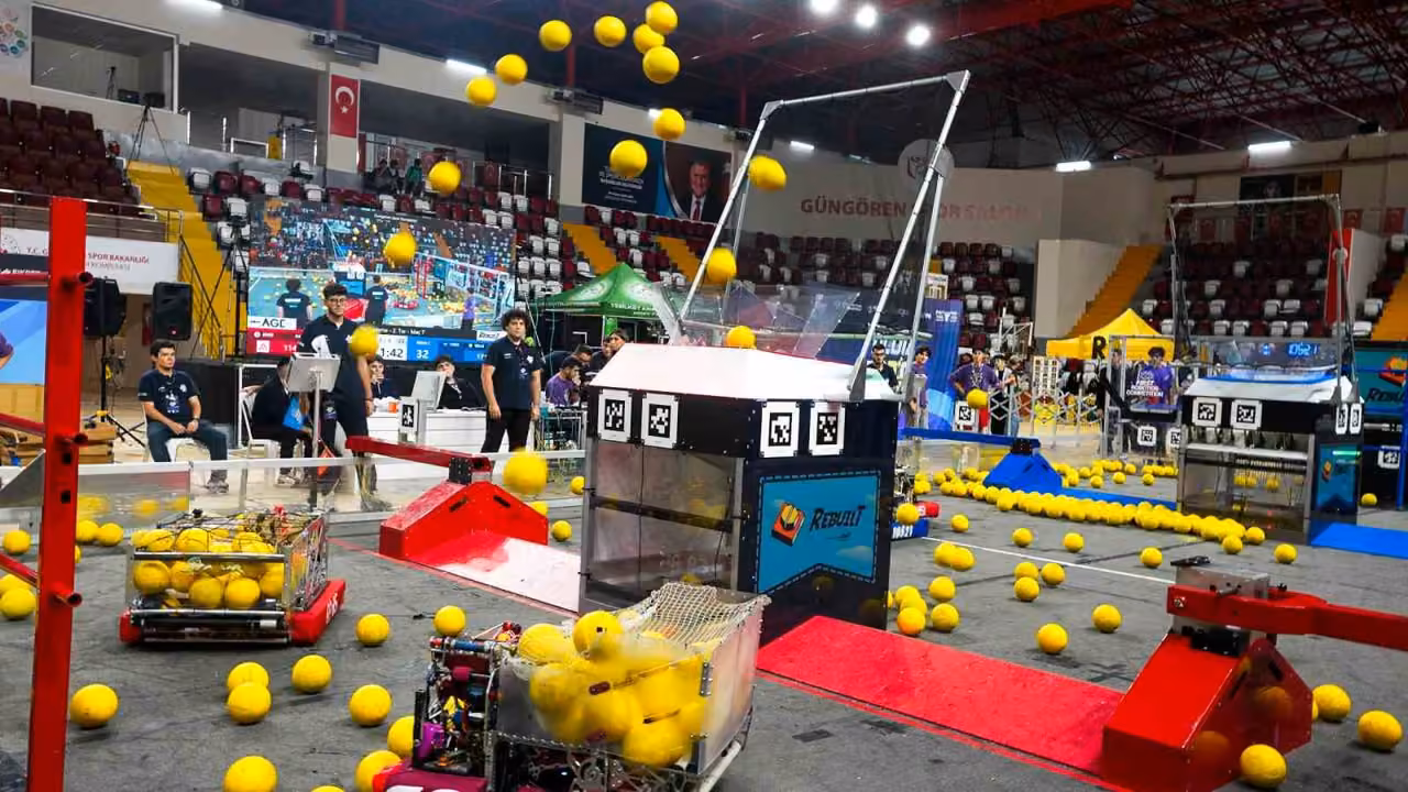 Gençlerin geliştirdiği robotlar Yıldız’da parkura çıkıyor