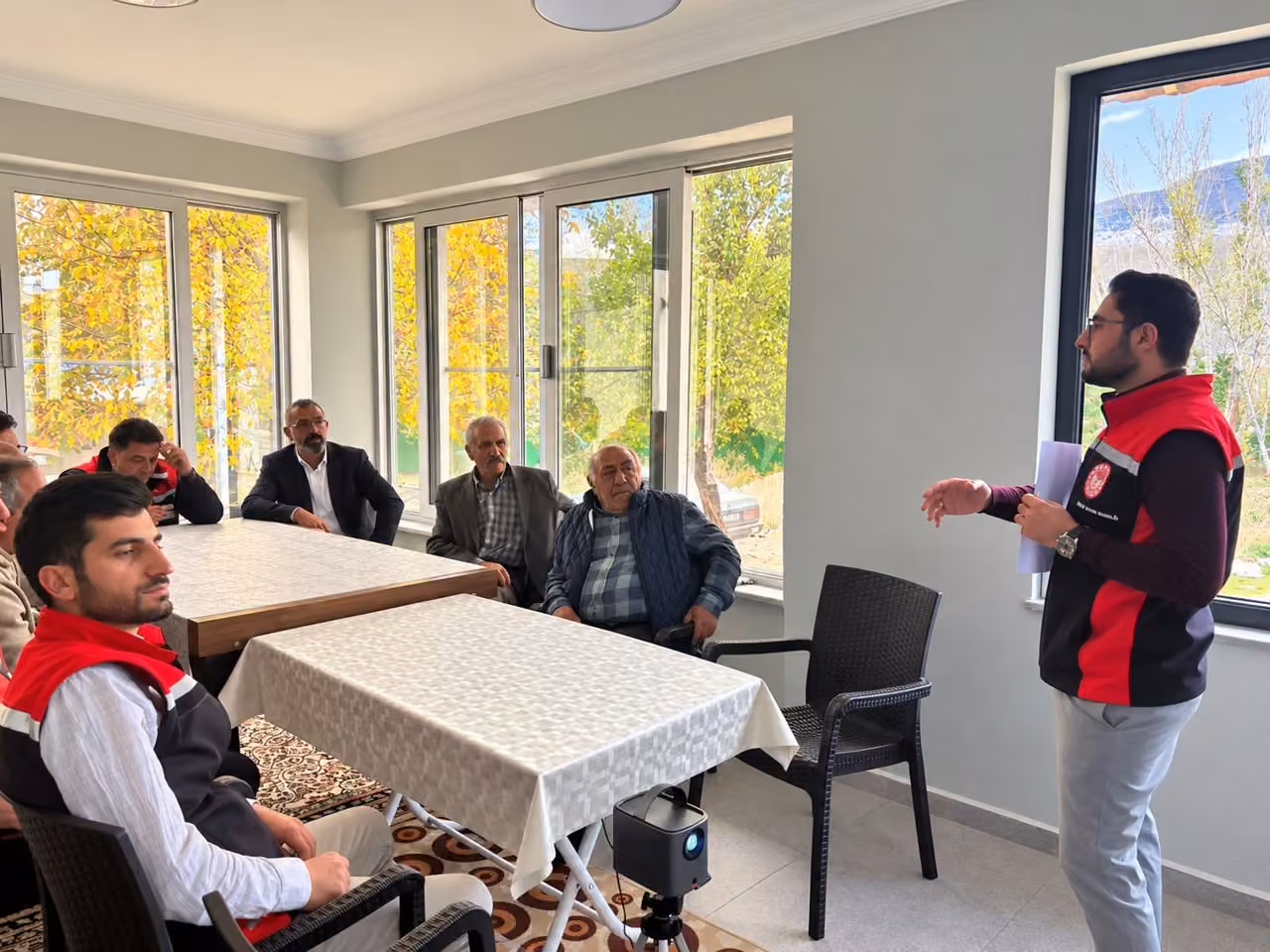 Kemah’ta üreticilere tarımsal destekleme ve hayvan hastalıklarıyla mücadele bilgilendirmesi yapıldı