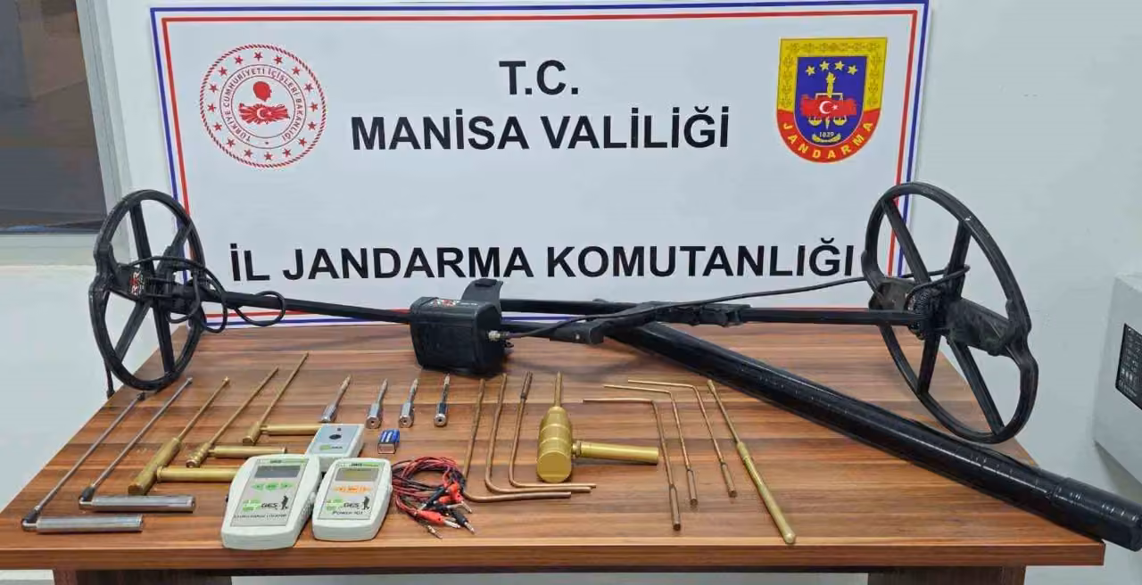 Manisa’da kaçak define avına suçüstü: 5 kişi yakalandı