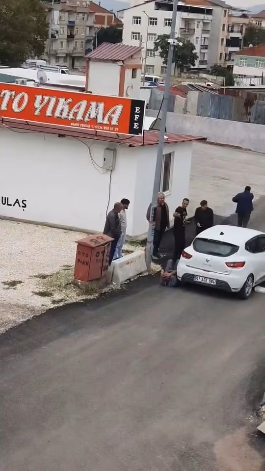Otomobilin çarptığı yaya yaralandı