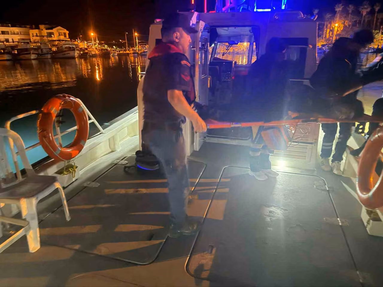 Ticari gemide rahatsızlanan şahıs denizden tıbbi tahliyesi yapıldı