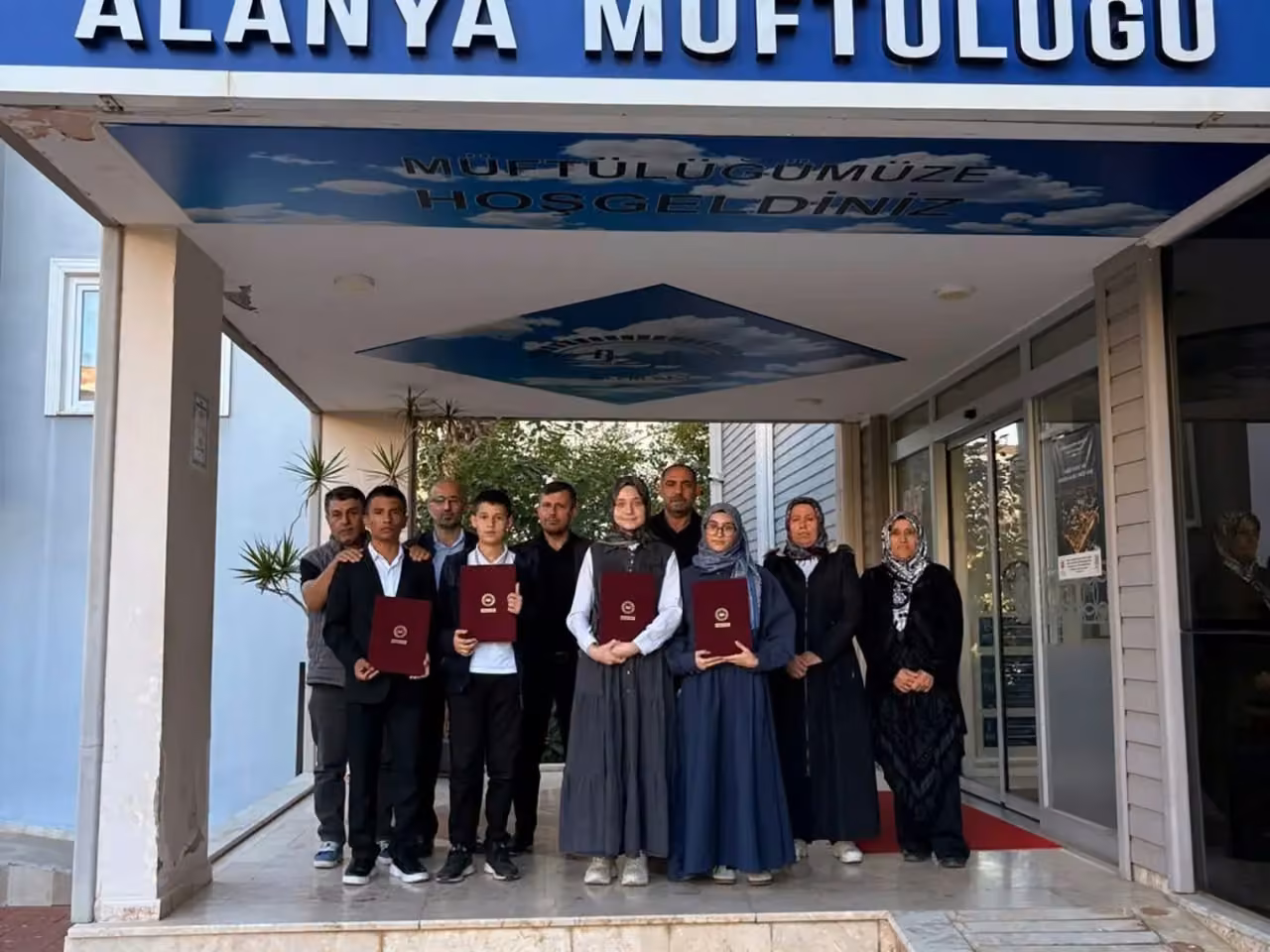 Alanya’da hafızlık eğitimini tamamlayan öğrenciler belgelerine kavuştu