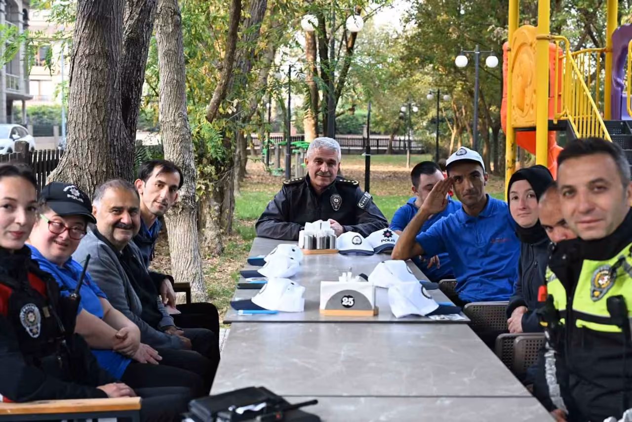 Emniyet Müdürü Ergüder Kusursuz Kafe’de gönüllere dokundu
