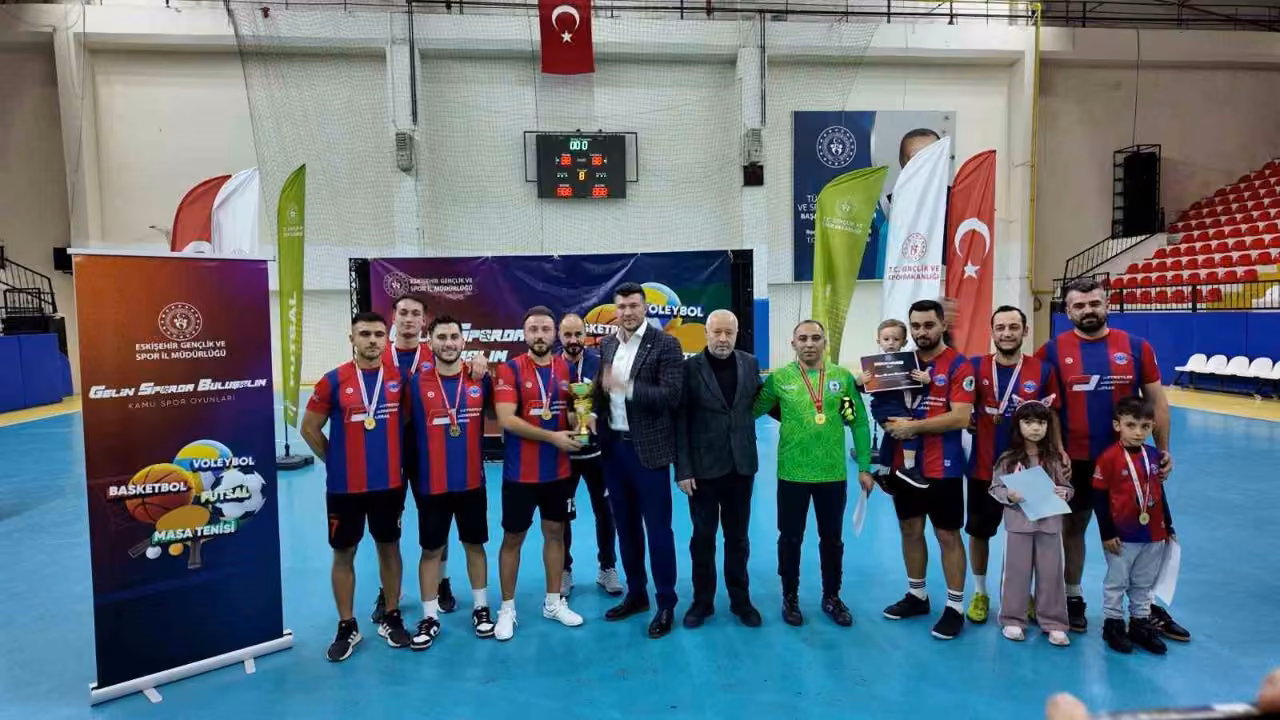 Eskişehir’de Kamu Spor Oyunları Futsal Müsabakaları tamamlandı