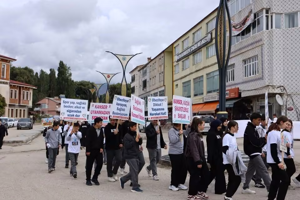 Bayburt’ta meme kanserine karşı farkındalık yürüyüşü düzenlendi