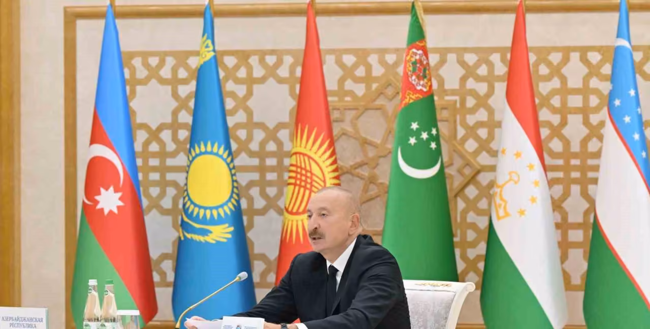 Azerbaycan Cumhurbaşkanı Aliyev: "Hazar’ın her iki kıyısındaki ulaşım altyapısı, Orta Asya’yı Azerbaycan’a ve ardından uluslararası pazarlara bağlamak için büyük önem taşımaktadır"