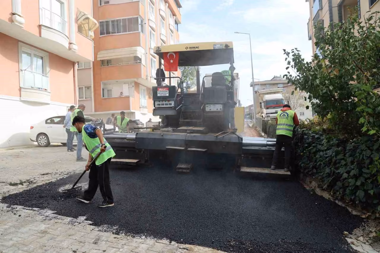 Gebze’de yol bakım ve onarım çalışmaları sürüyor