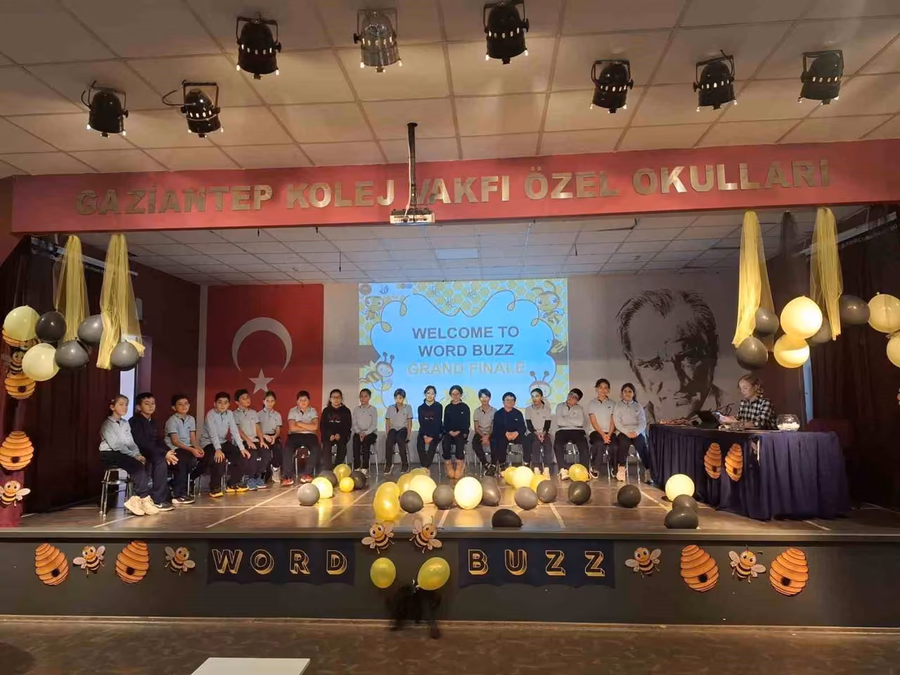 GKV’li miniklerden İngilizce kelime şöleni