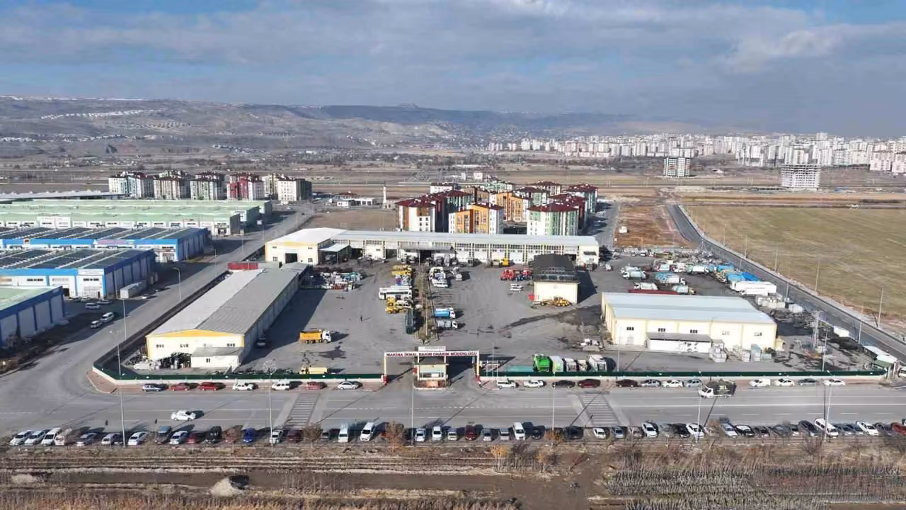 Başkan Çolakbayrakdar: "Üretimin kalbi burada atıyor"