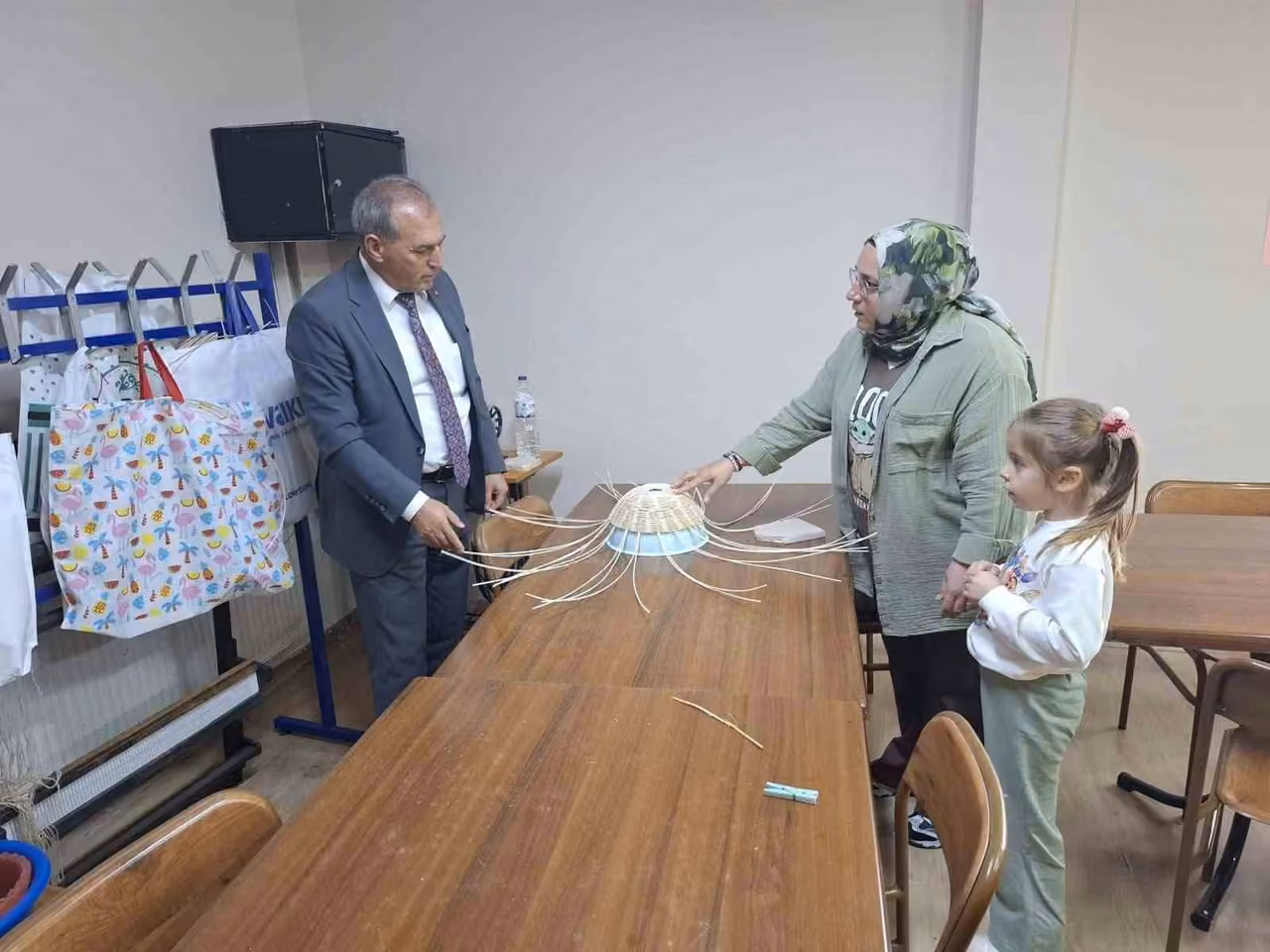 Eğitim yöneticileri sahadaki ihtiyaçları yerinde belirliyor
