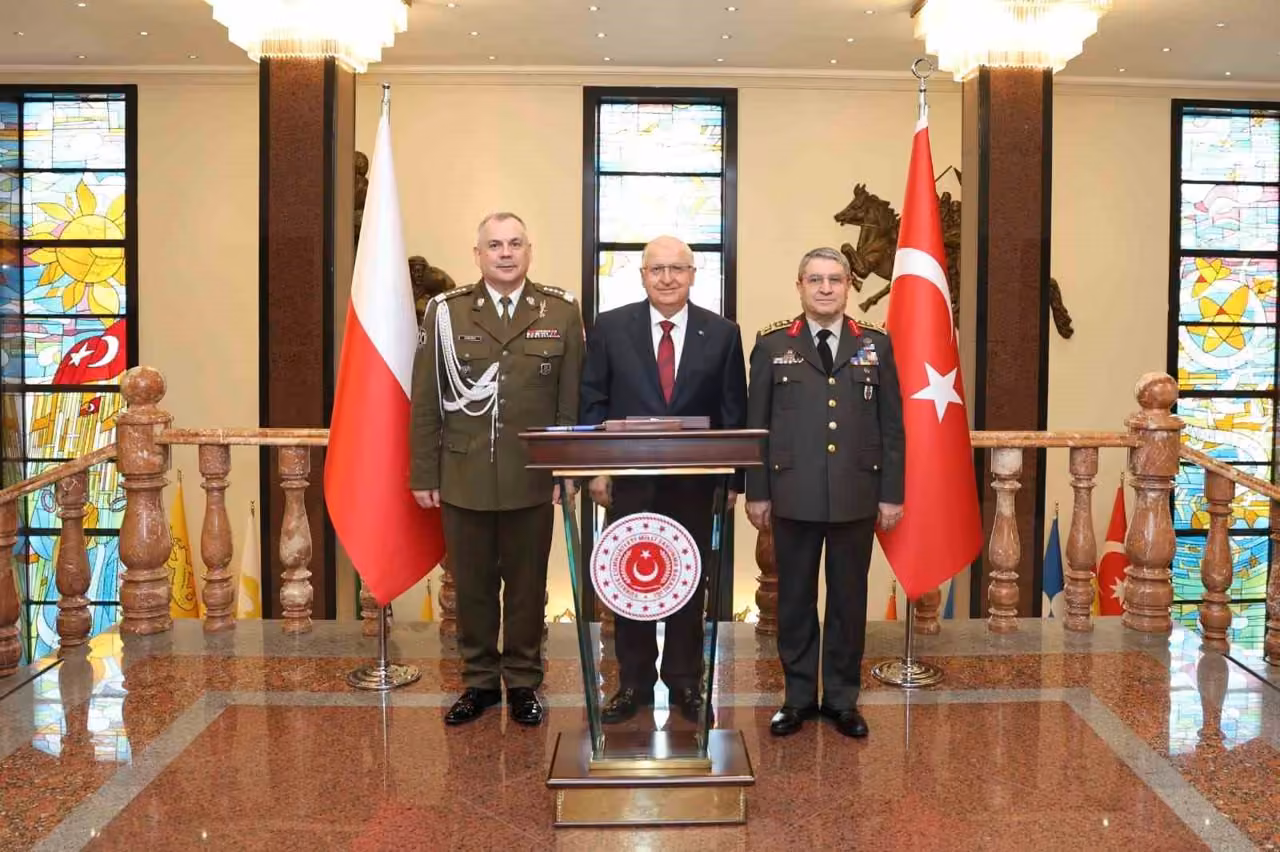 Bakan Güler, Polonya Genelkurmay Başkanı Orgeneral Kukula’yı kabul etti