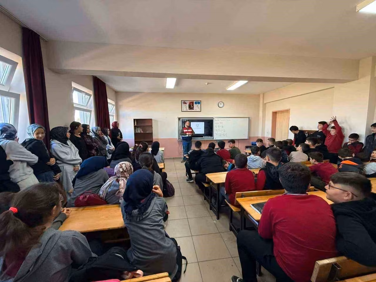 Öğrencilere ve velilere kapsamlı siber güvenlik eğitimi