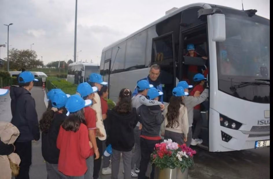 Bursa’da polis, 48 öğrenciyi sinemayla buluşturdu