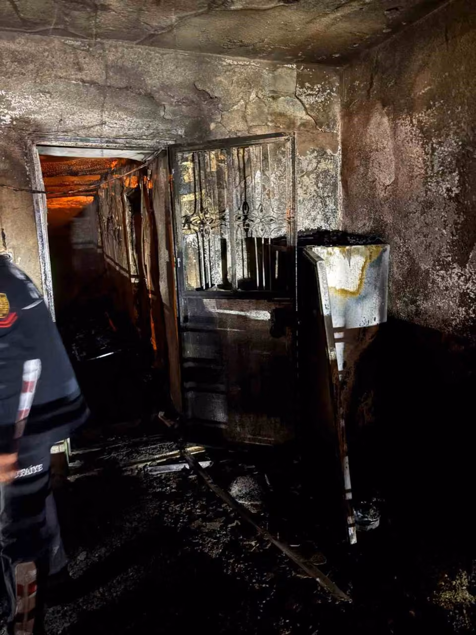 Karacasu’daki yangında 3 kişi yaralandı