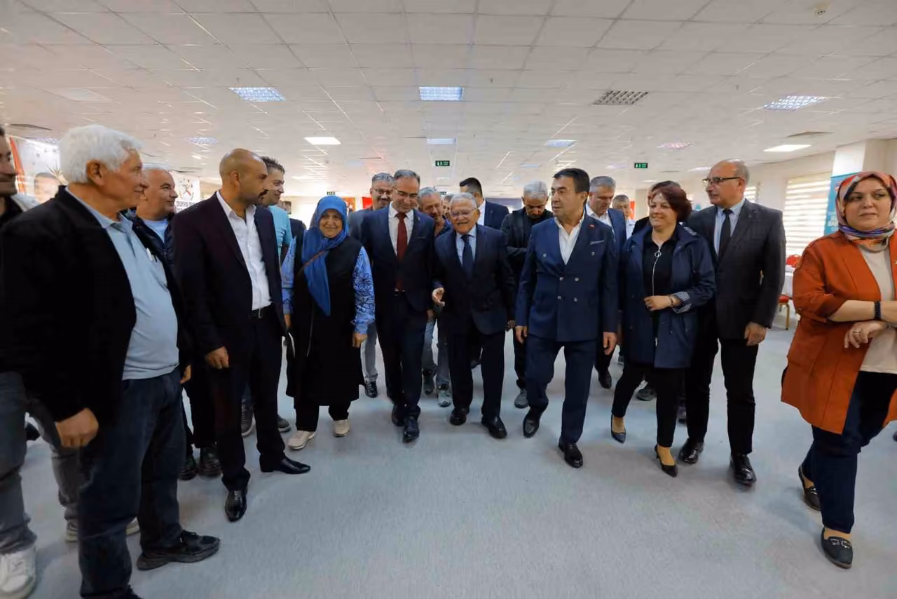 Başkan Büyükkılıç, Bünyan’da muhtarlarla istişare toplantısı yaptı