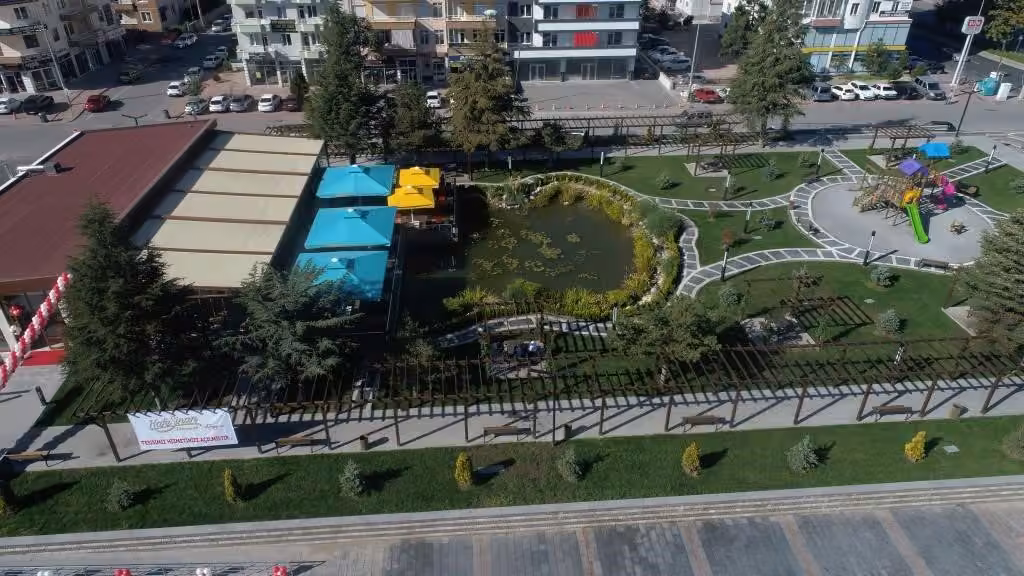 Başkan Çolakbayrakdar: "Tesislerimizle hemşehrilerimizin hayatına ve ilçeye değer katıyoruz"