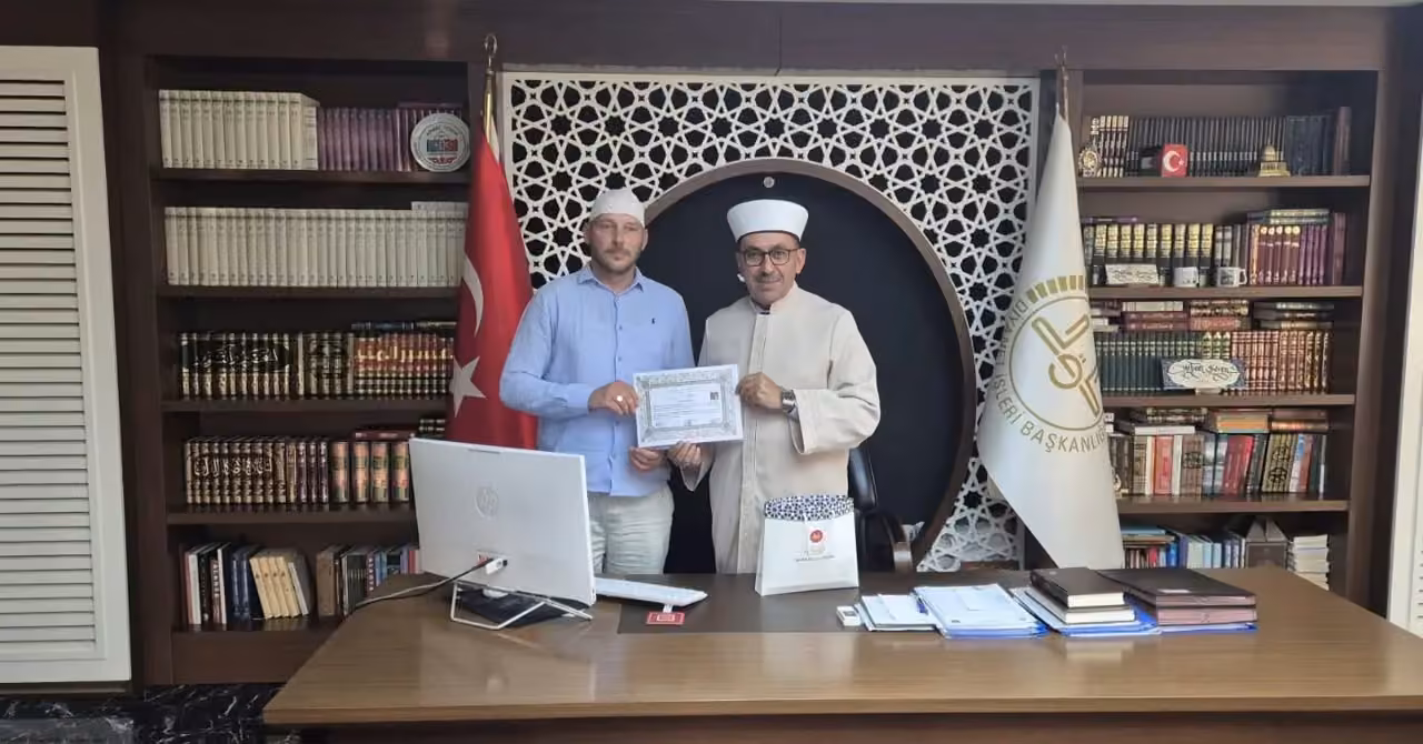 Alanya’da Alman vatandaşı Müslüman oldu, Ahmet ismini aldı