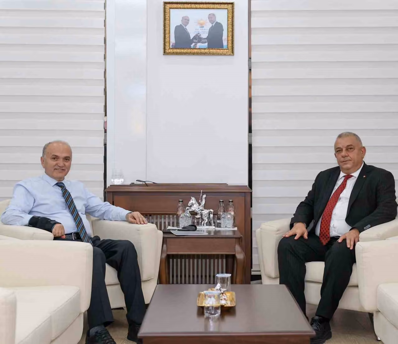 Başkan Özlü, "Omuz omuza hizmet etmeye devam edeceğiz"