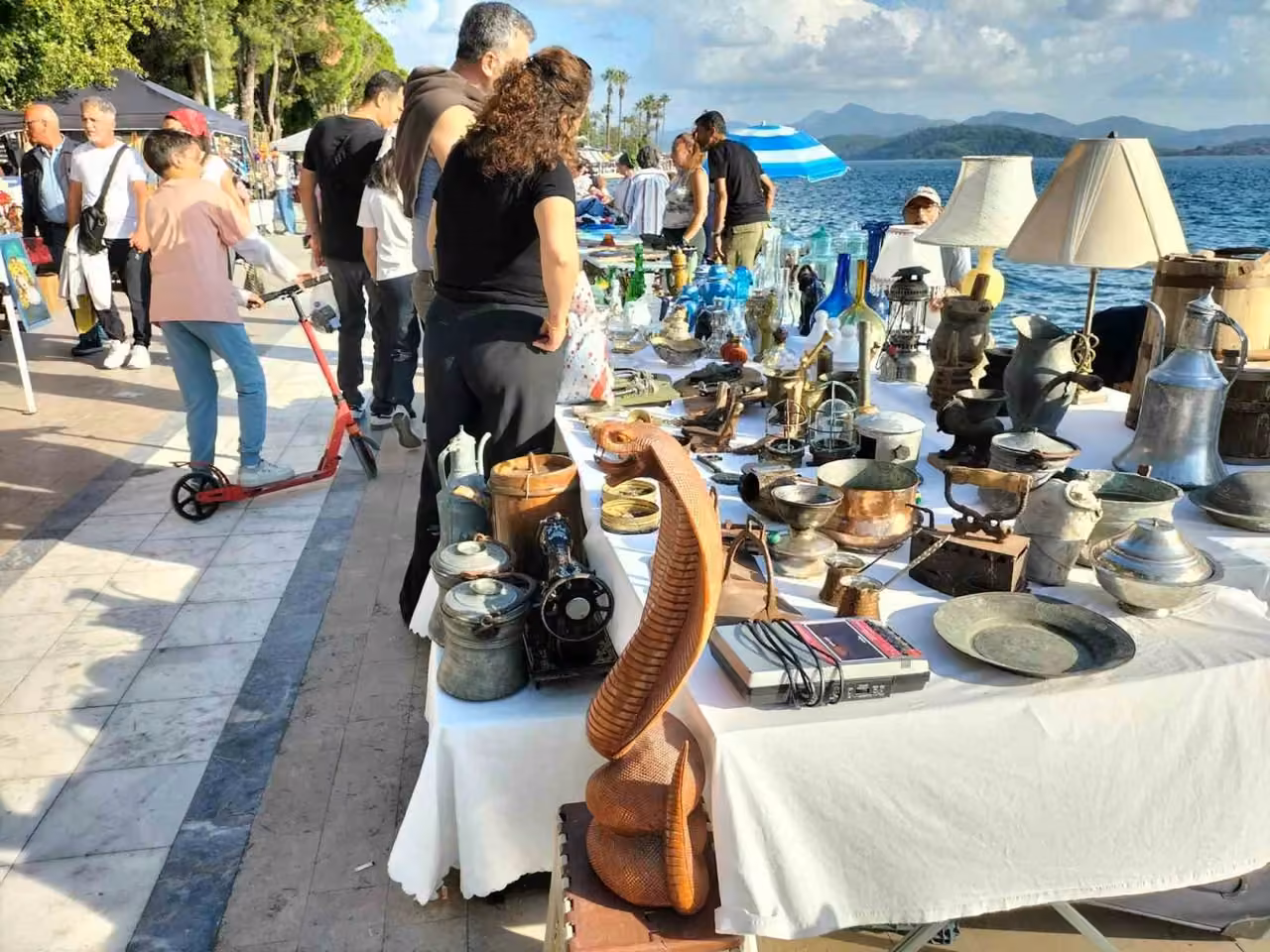 Köyceğiz’de Ekim ayının son Pazar günü ikinci el pazarı kuruldu