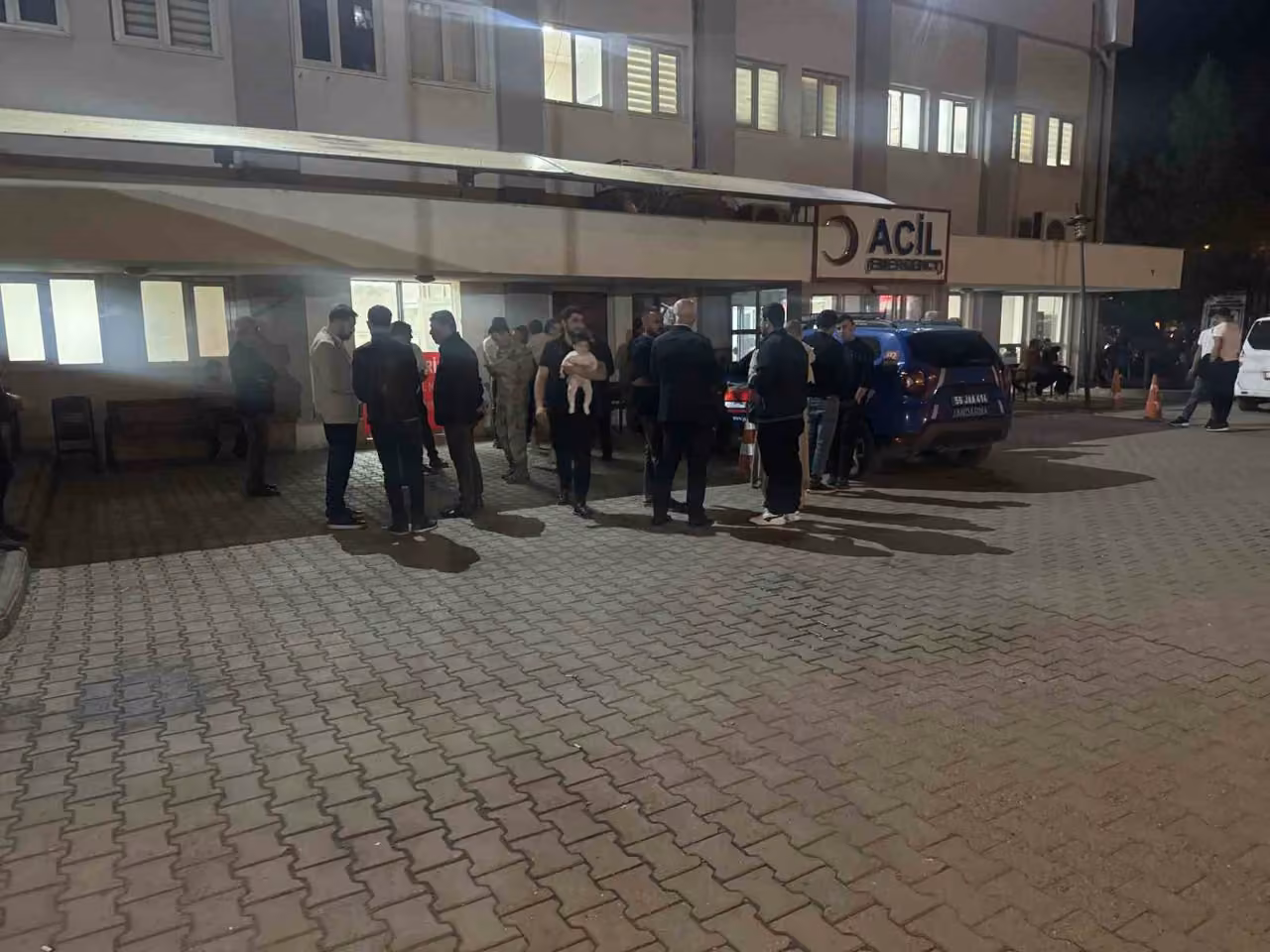 Siirt’te gıda zehirlenmesi şüphesiyle 25 kişi hastaneye kaldırıldı
