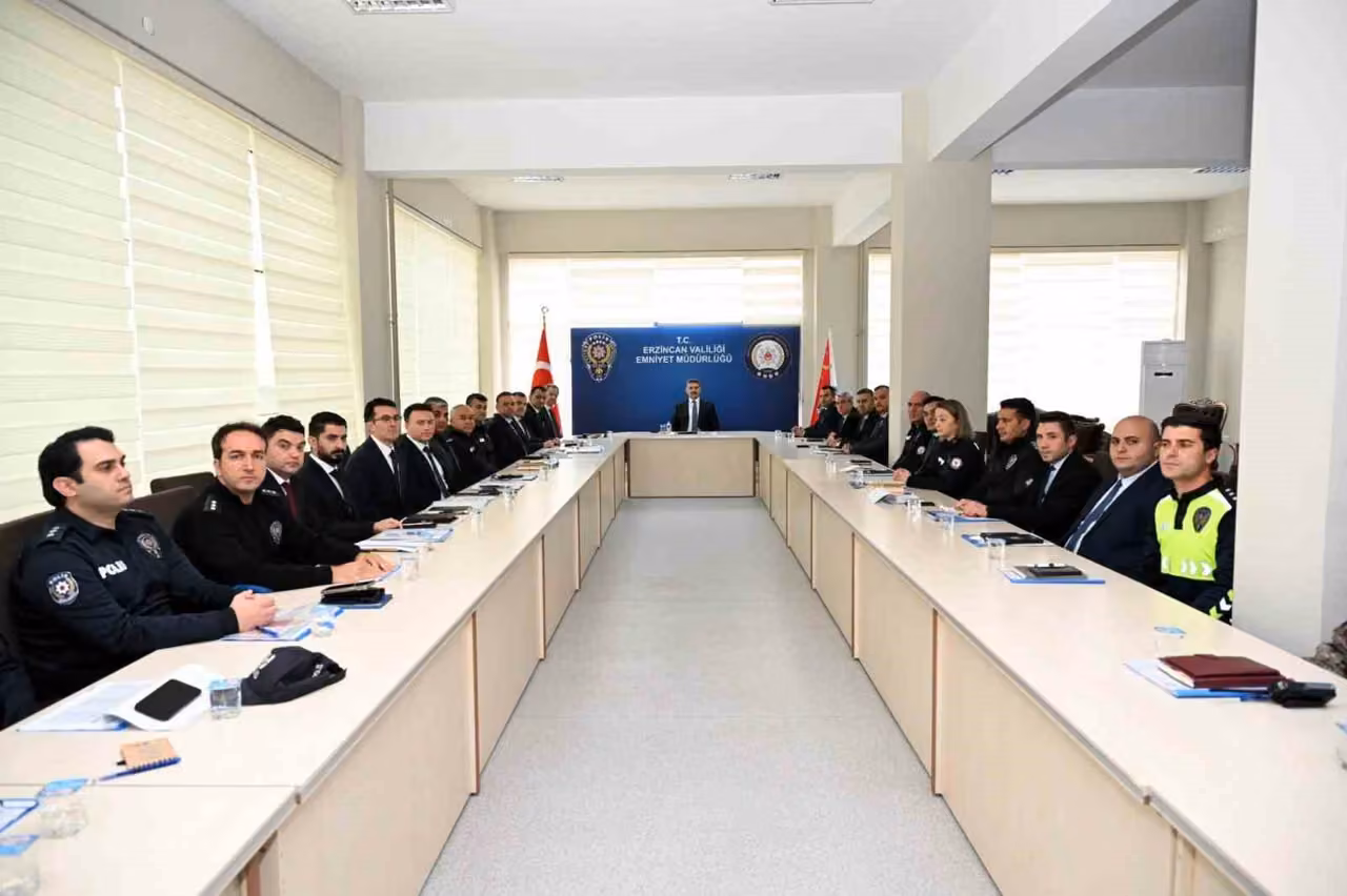 Emniyet Müdürü Doköz, birim amirleriyle toplantı yaptı