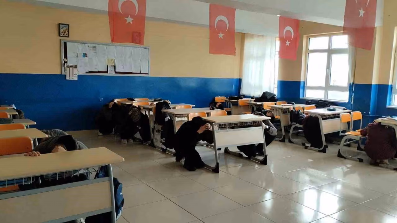 Sivas’ta tüm okullarda deprem tatbikatı gerçekleştirildi