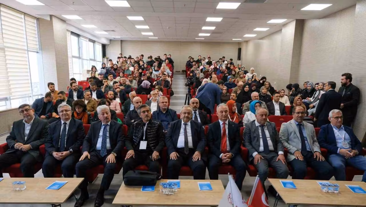 Hitit Üniversitesinde iki gün sürecek 4. Din ve Coğrafya Sempozyumu başladı