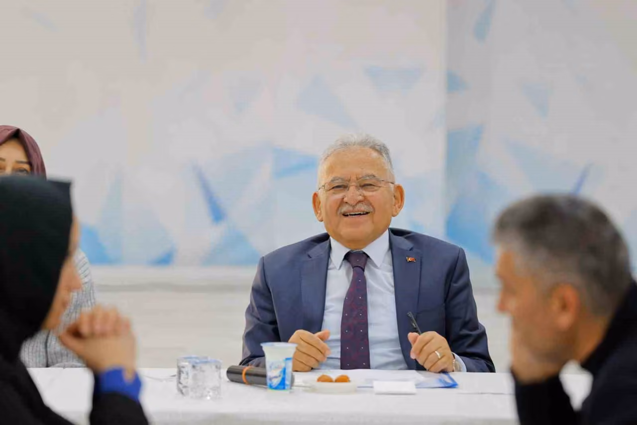 Başkan Büyükkılıç, Talas ve Hacılar’da muhtarlarla istişare toplantıları gerçekleştirdi