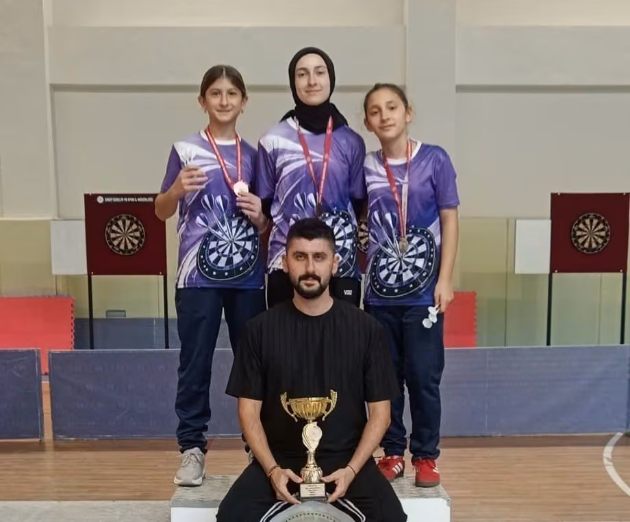 Okuldan dartta dördüncü şampiyonluk