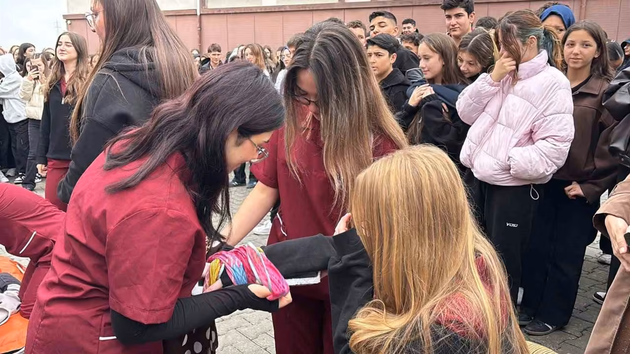 Tavşanlı’da liselilerden gerçeğini aratmayan deprem tatbikatı