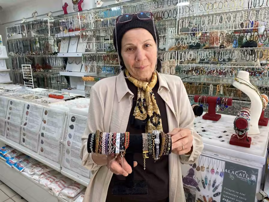 Doğal taşlardan yapılan takılar ilgi görüyor