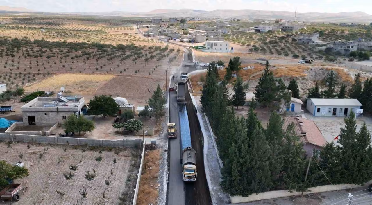 Birecik’te 40 kilometrelik grup yolunda asfalt çalışmaları tamamlandı