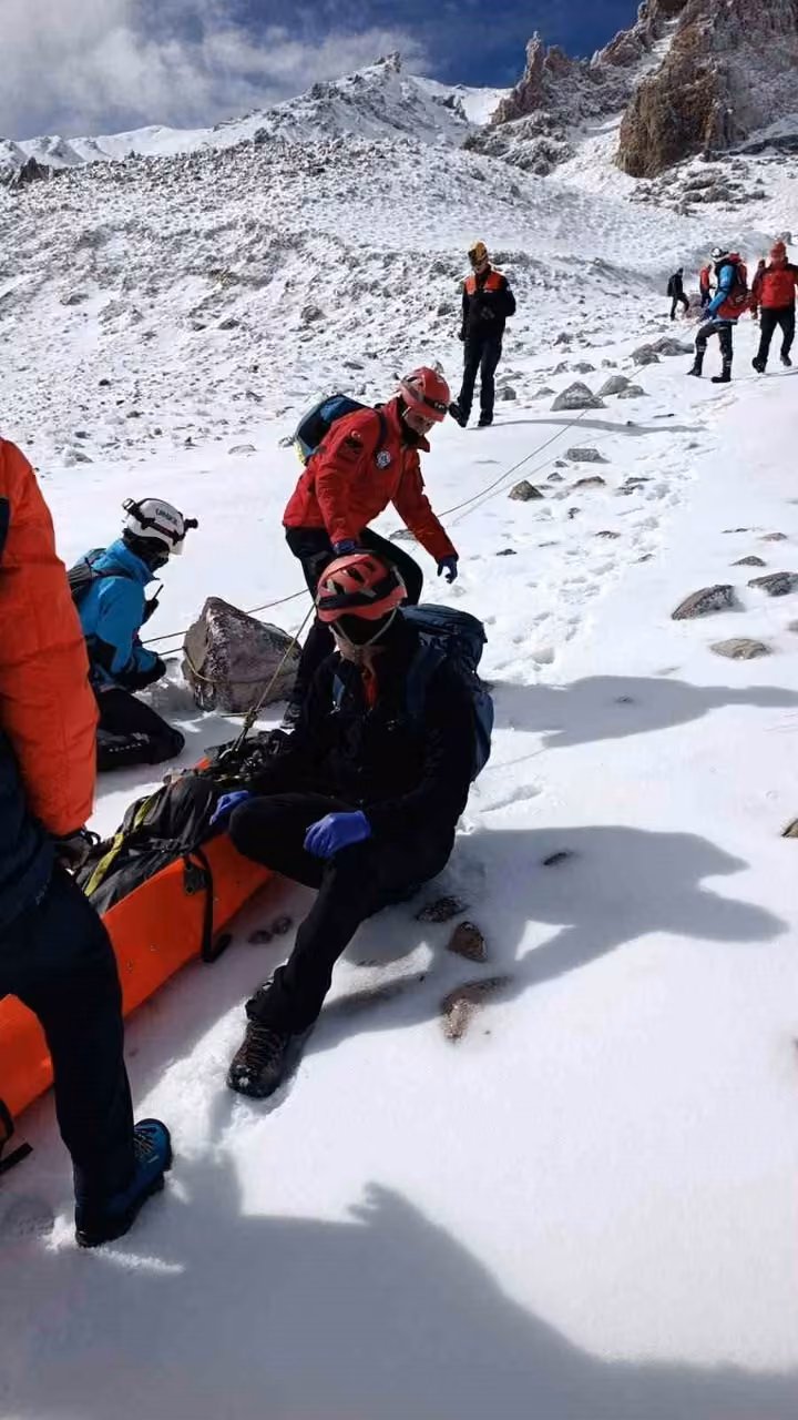 Erciyes’e zirve tırmanışı yapan dağcı uçurumdan düşerek hayatını kaybetti