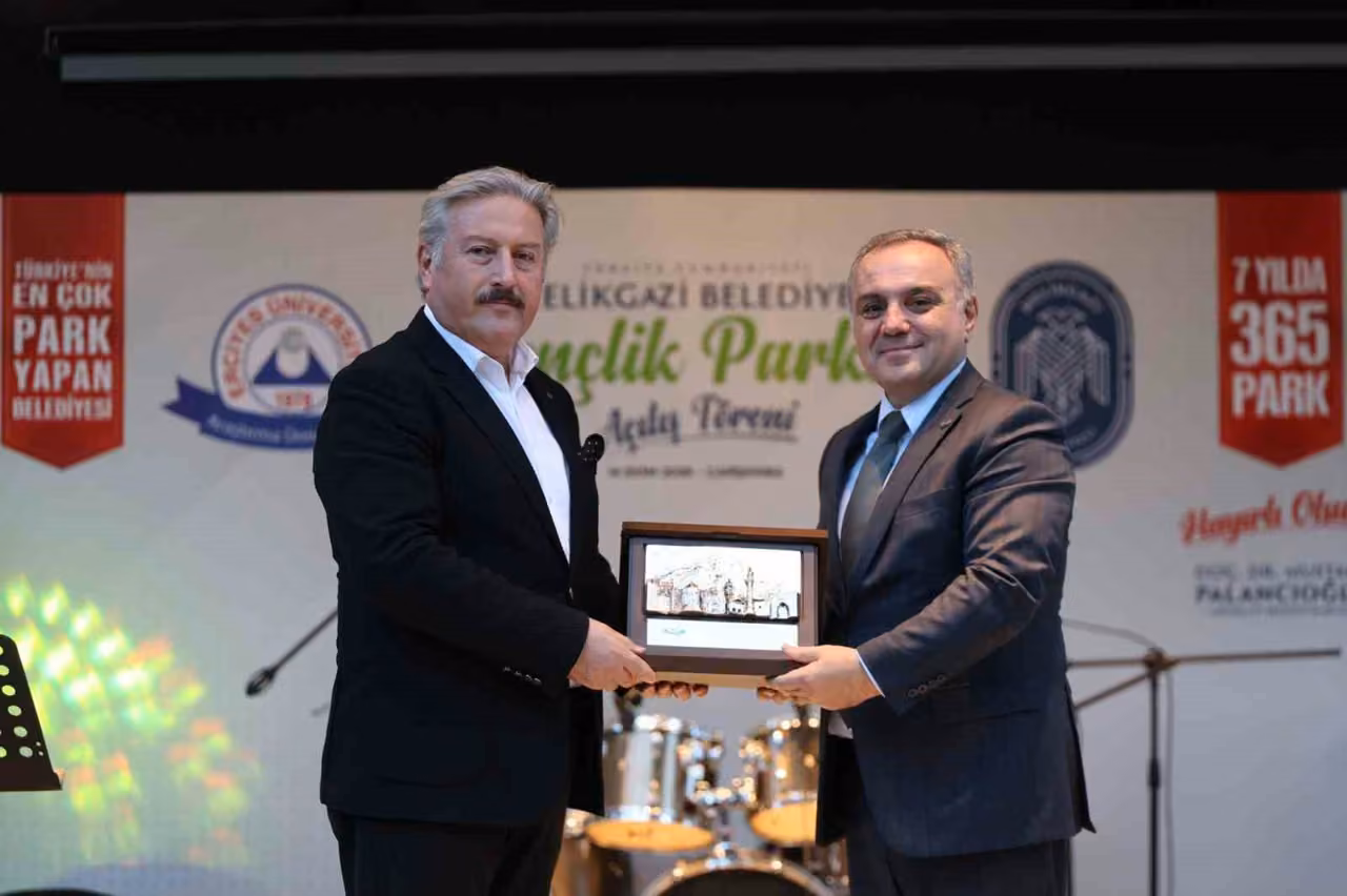 ERÜ Gençlik Parkı açıldı