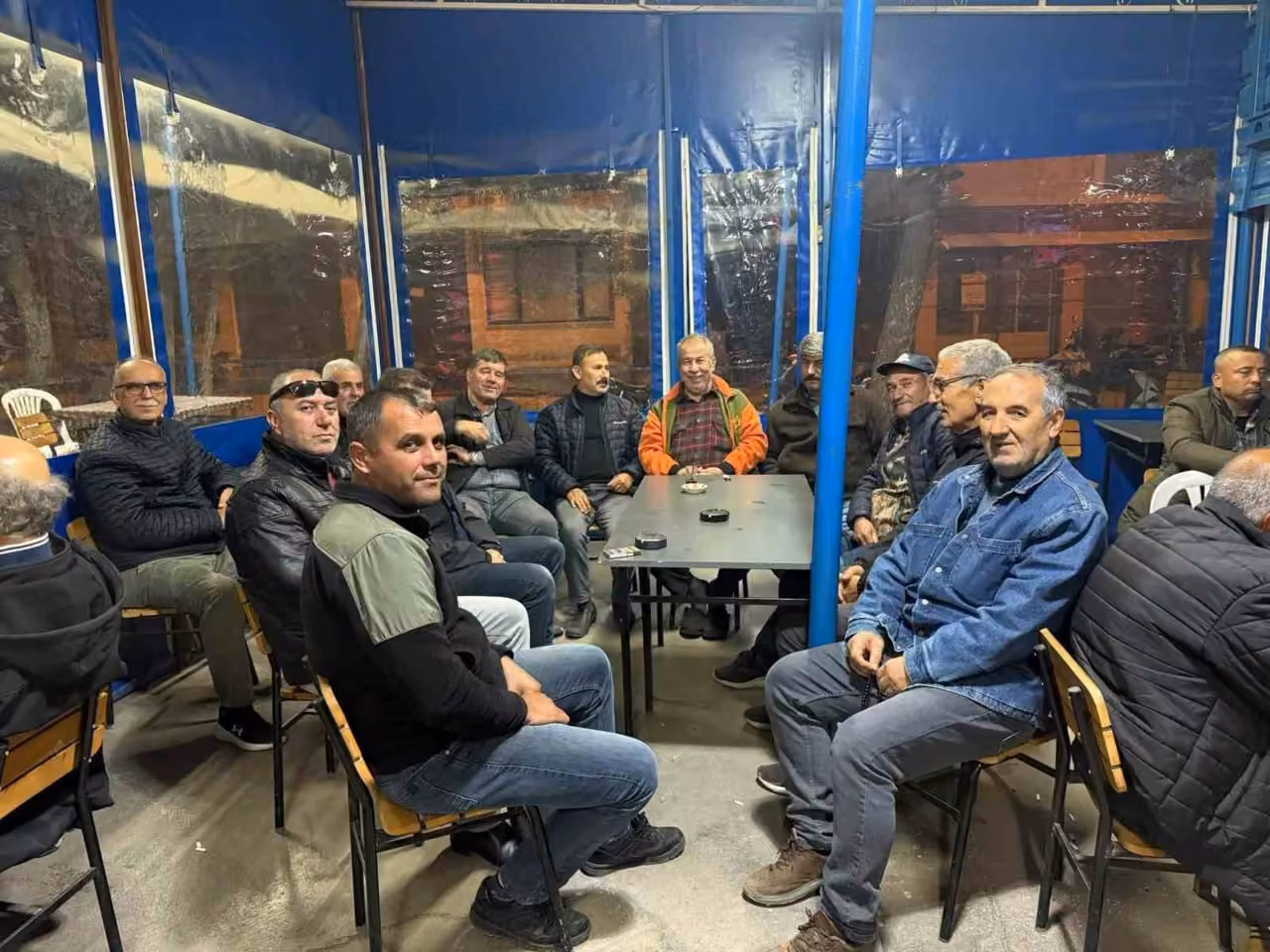 Gömeç de MHP İlçe yönetimi zeytincilerle bir araya geldi
